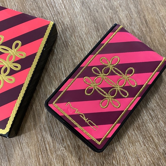 ๐Mac limited edition highlighter blush duo palette๐ - Picture 8 of 9